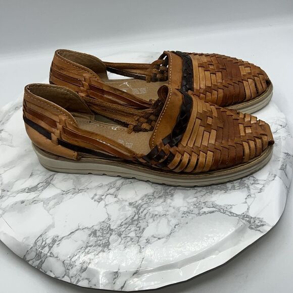 VISAR Mexican Leather Brown and Tan Huaraches Flats-9.5 - Picture 2 of 8